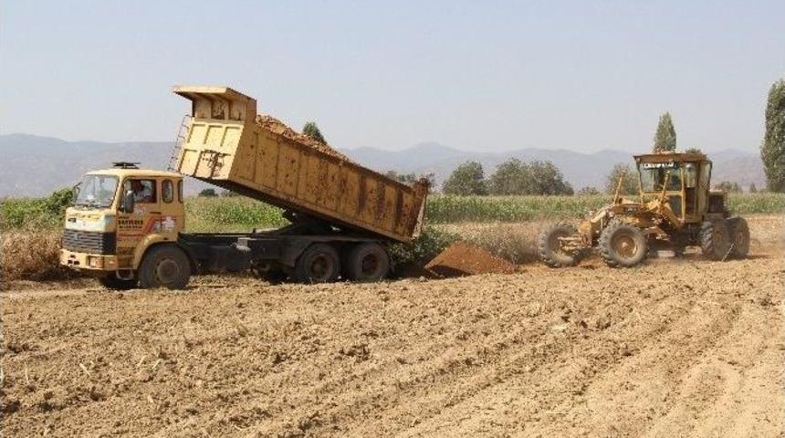 Bayındır Belediyesi&rsquo;nden Ova Yolları Hamlesi