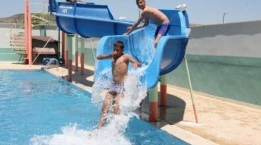 Y&uuml;zme Havuzuna Girenlere Uyarı