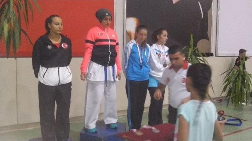 Side Gen&ccedil;lik Merkezi Madalyaya Doymuyor