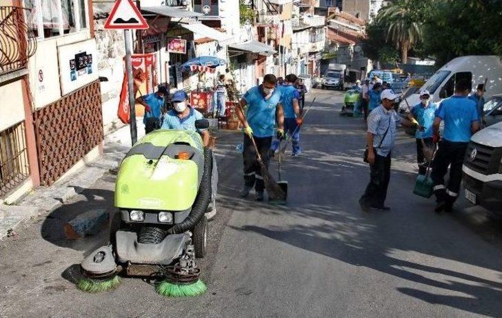 Başkan Pektaş İşçileriyle Birlikte Temizlik Yaptı G5