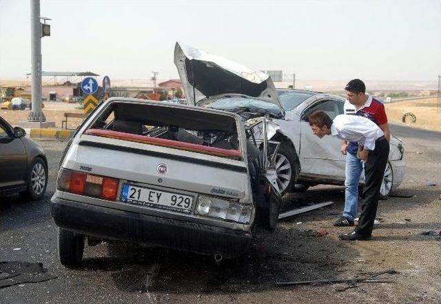 Diyarbakır’da Trafik Kazası: 1 Ölü, 4 Yaralı