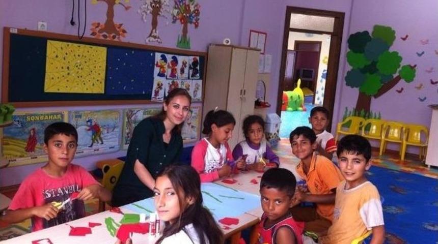 Aileleri Fındık Toplarken, &Ccedil;ocuklar Eğitim Alıyor