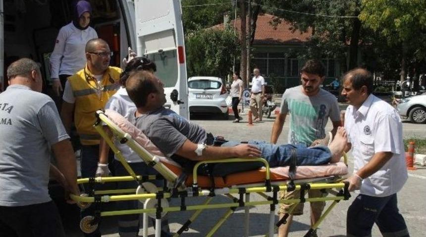 Bursa&rsquo;da &Uuml;&ccedil; Ayrı Kazada &Uuml;&ccedil; Kişi Yaralandı