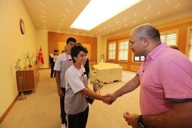 Türkiye Şampiyonu Kanocular Büyükşehir’de