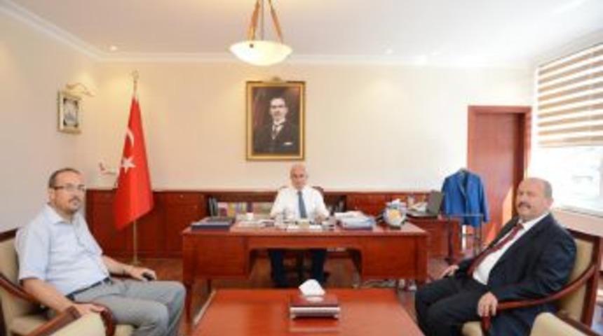 Yeşilay'dan Vali Şahin'e Teşekk&uuml;r Ziyareti