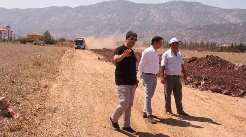 Başkan Gen&ccedil; Yol &Ccedil;alışmalarını Yerinde İnceledi