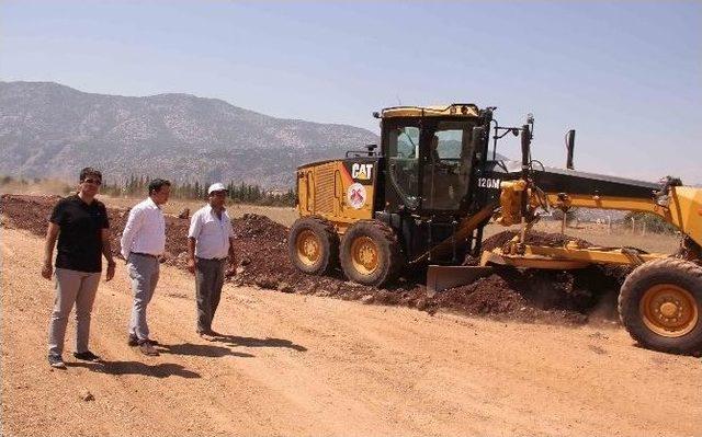 Başkan Genç Yol Çalışmalarını Yerinde İnceledi