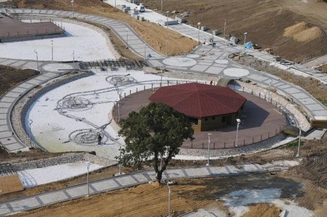 Boz&uuml;y&uuml;k&rsquo;te Yeşilkent Parkı&rsquo;ndaki &Ccedil;alışmalar