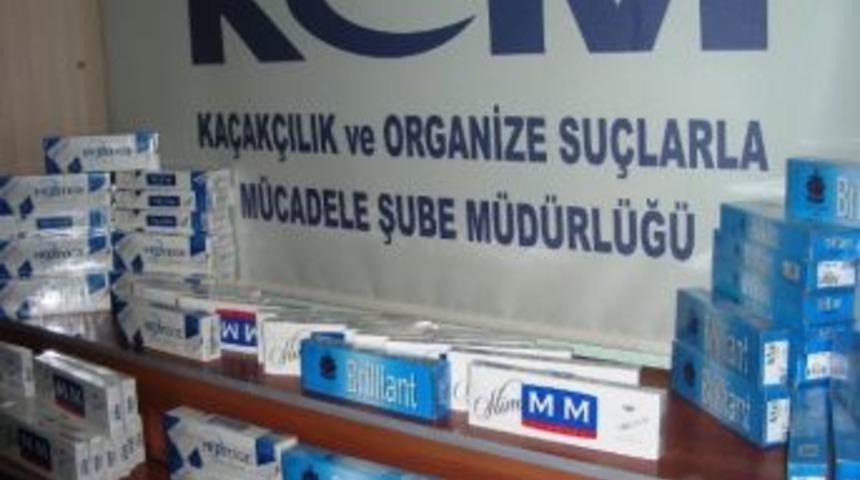 Polisten Uyuşturucu Ve Ka&ccedil;ak Sigara Operasyonu