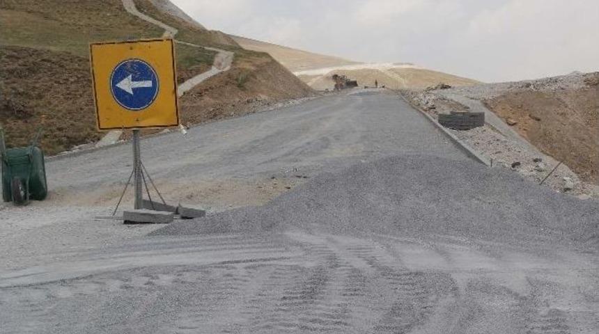 Nemrut Krater G&ouml;l&uuml; Yolu Bitme Aşamasına Geldi