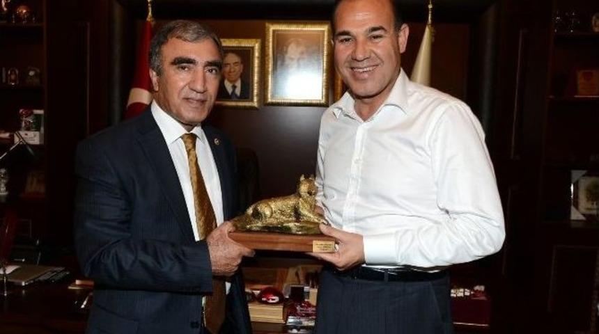 Oktay &Ouml;zt&uuml;rk: &ldquo;h&uuml;seyin S&ouml;zl&uuml; Hepimize Umut Oldu&rdquo;