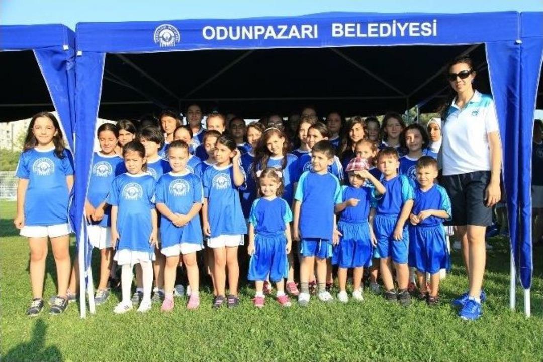 Odunpazarı&rsquo;ndaki Okulları Artık Belediye Temizleyecek