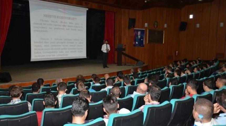 Sakarya&rsquo;da Polislere Uyuşturucuyla M&uuml;cadele Eğitimi Veriliyor