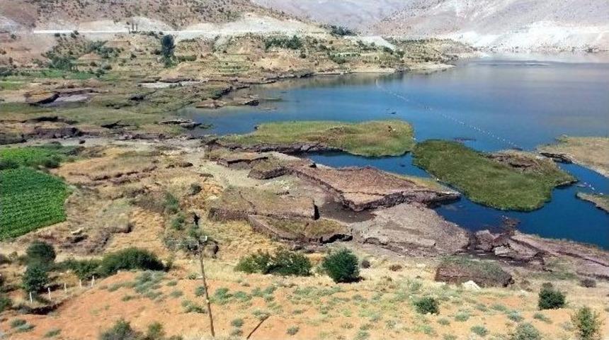 Y&uuml;zen Adalar Karaya Oturdu