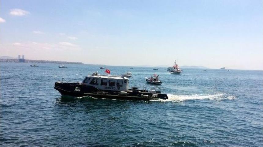 Atık Toplama Gemisi Tekneye &Ccedil;arptı