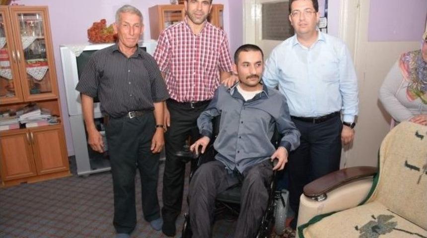 Aksaray&rsquo;da Engellilere Ak&uuml;l&uuml; Ara&ccedil;ları Teslim Edildi