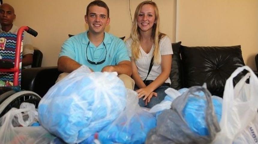 Abd Askerleri Kapakları Engelliler İ&ccedil;in Topladı