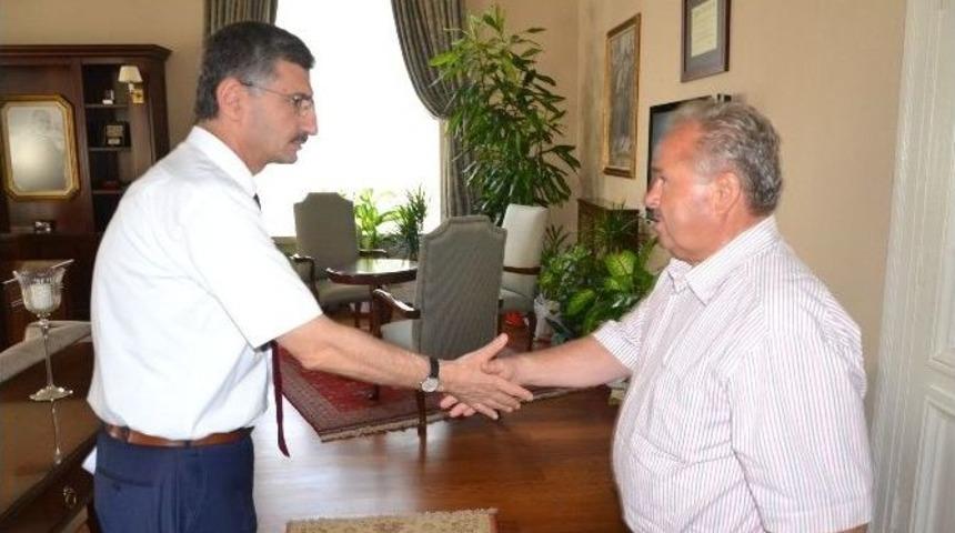 Manisa Mevlithanlar Derneği Vali Bektaş&rsquo;ı Ziyaret Etti