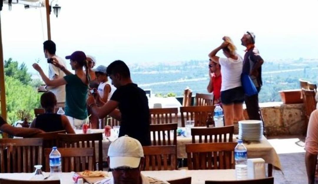 Tatilciler, Kaz Dağları&rsquo;ndaki Balkonlara İlgi G&ouml;steriyor