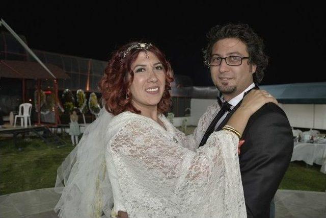 &Ccedil;e&ccedil;gel Ailesinin Mutlu G&uuml;n&uuml; 1