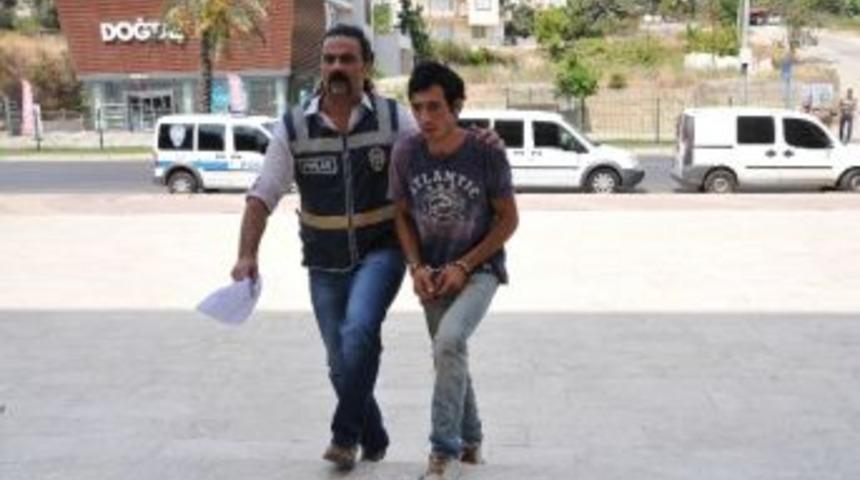 Askerde Silah Arkadaşını &Ouml;ld&uuml;ren Zanlı Alanya&rsquo;da Yakalandı