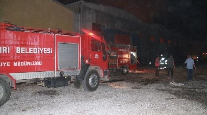 Tuz Fabrikasında Yangın