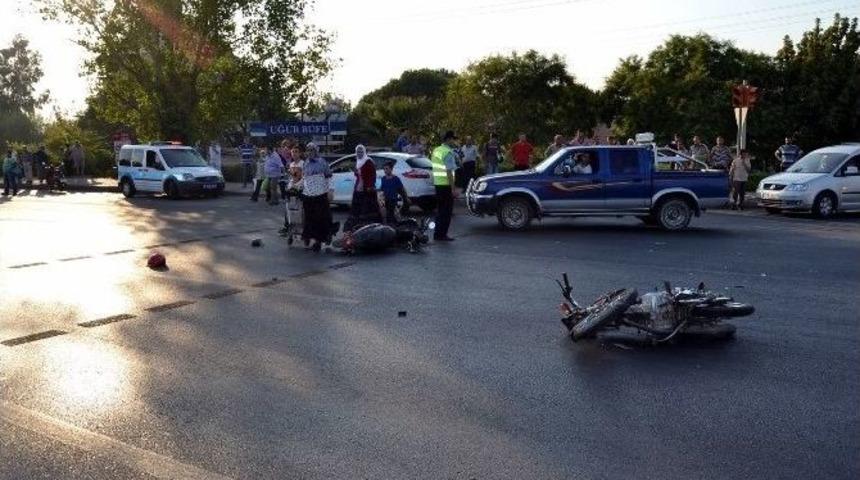 Salihli&rsquo;de Trafik Kazası: 4 Yaralı