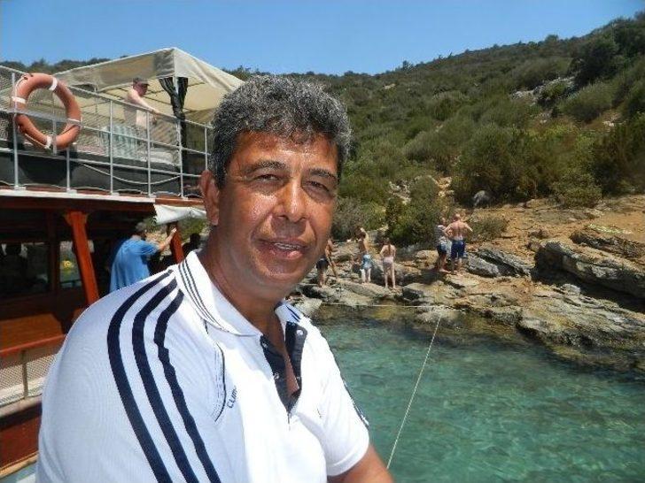 (özel Haber) - Turistler Yaban Domuzlarını Elleriyle Besliyor G1