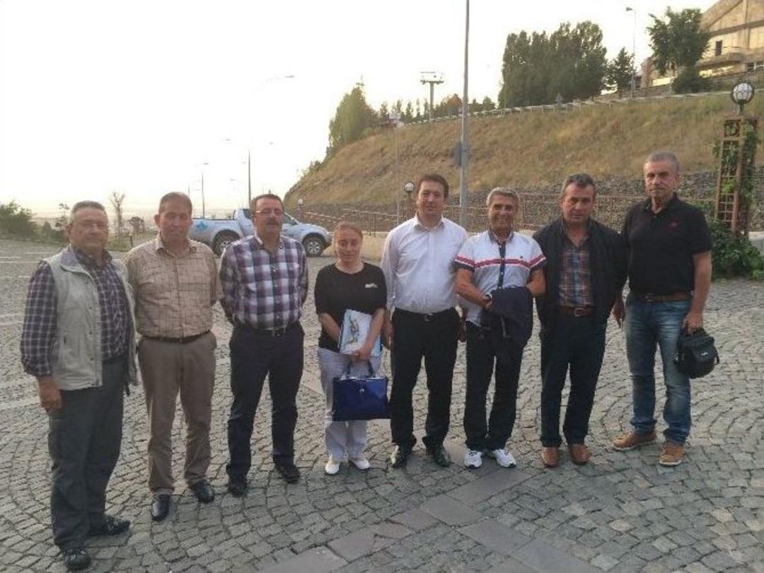 Buz Pateni Federasyonu Y&ouml;netimi Erzurum&rsquo;da Kul&uuml;p Temsilcileri İle Bir Araya Geldi