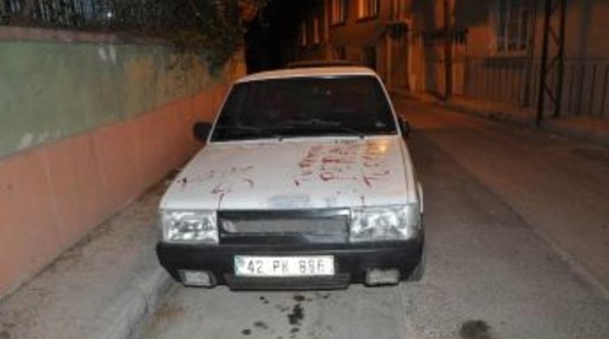 Kanıyla Arabanın &Uuml;zerine Yazı Yazdı