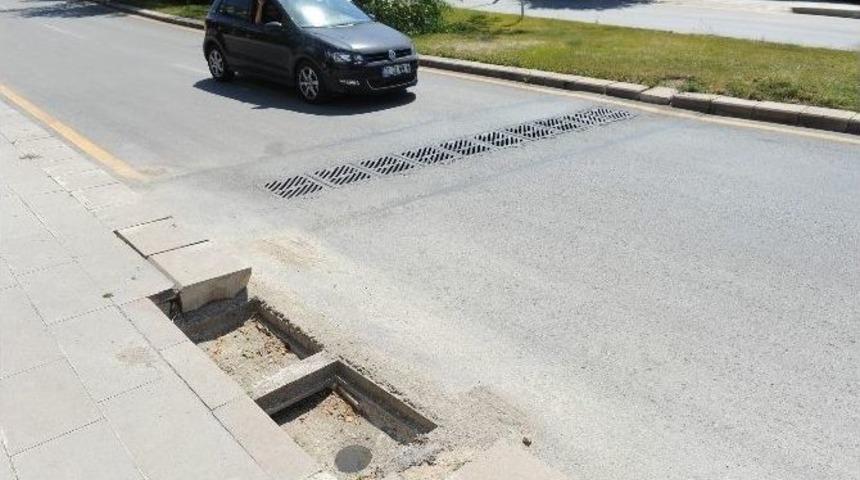 R&ouml;gar Kapağı Hırsızları Su&ccedil;&uuml;st&uuml; Yakalandı