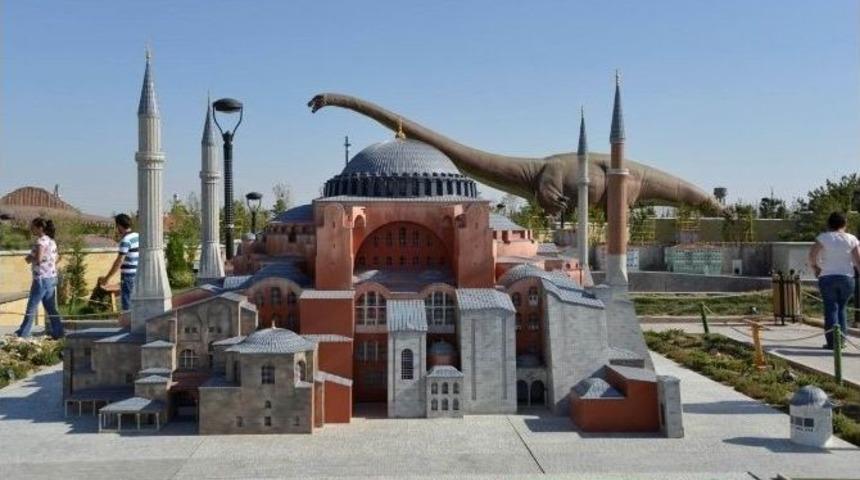 80 Binde Devr-i Alem Parkı&rsquo;na 250 Bin Ziyaret&ccedil;i