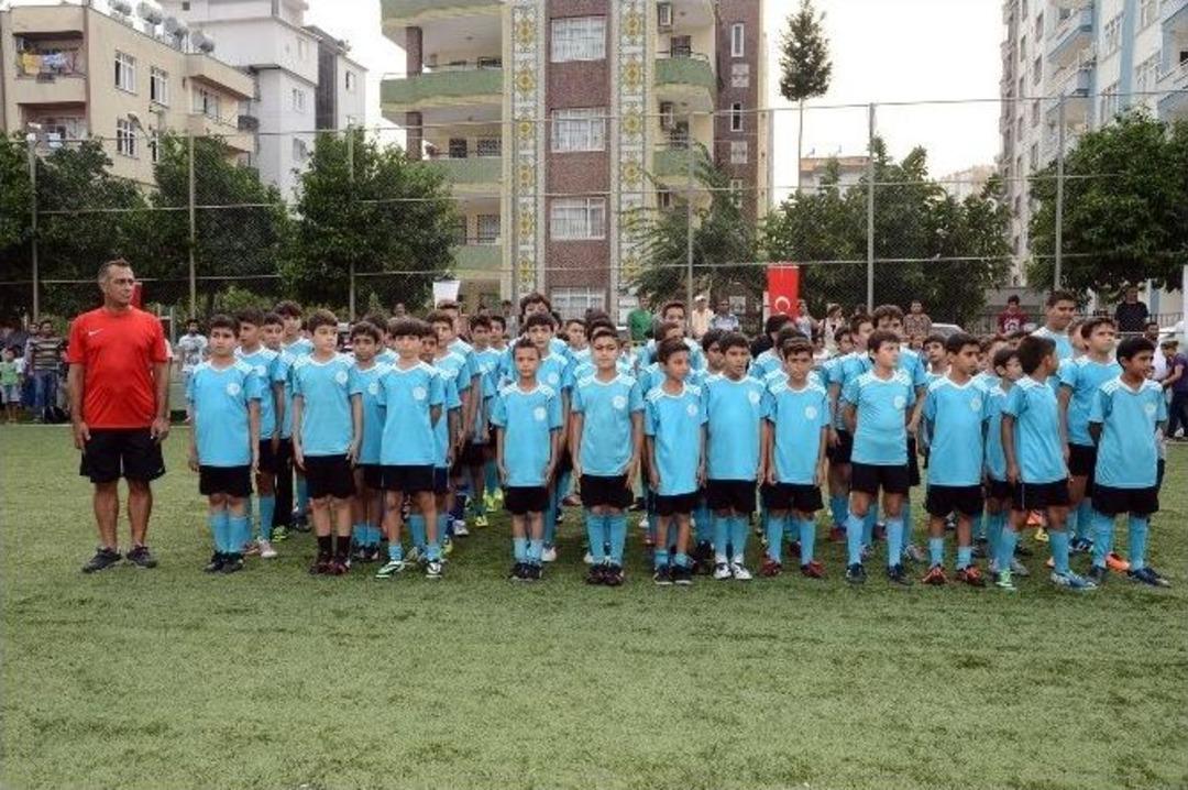 Bin 200 &Ccedil;ocuğa Sertifika Ve Madalya