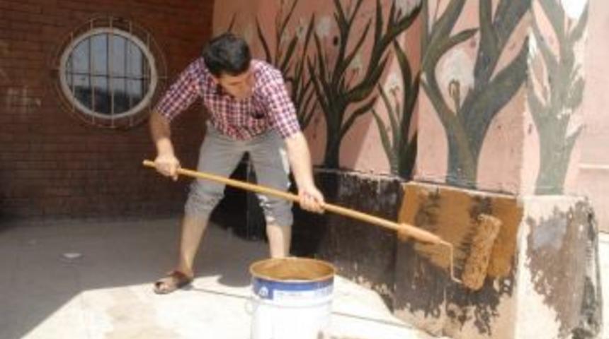 Ergani&rsquo;de Okullar Boyandı