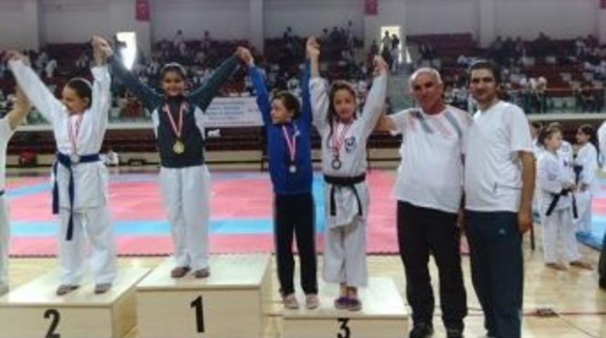 Darıca İdeal Spor Başarıya Doymuyor