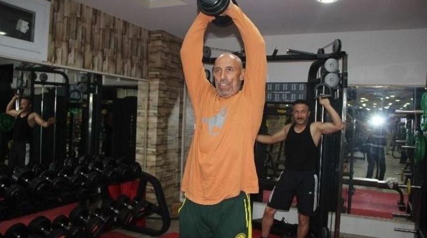 66 Yaşında V&uuml;cut Geliştirme Sporu Yapıyor
