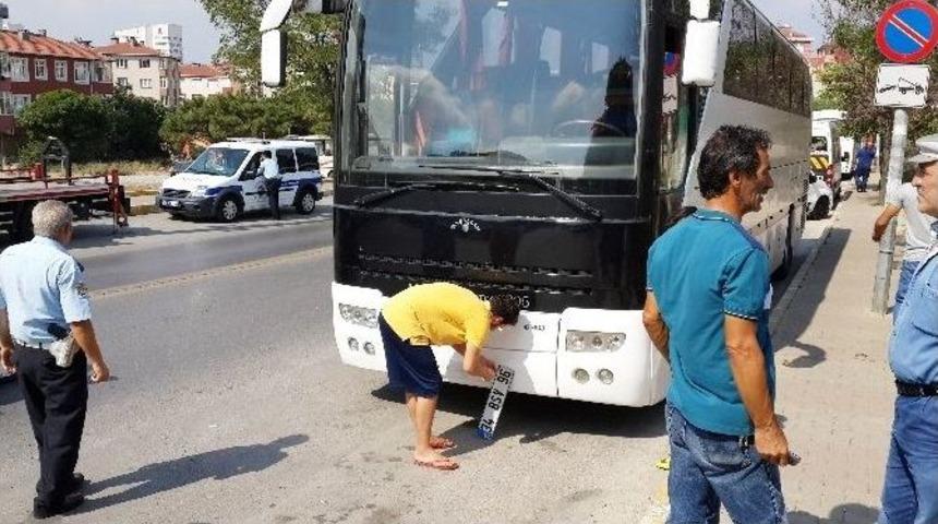 (&ouml;zel Haber) İkiz Plakalı Otob&uuml;sler Polisin G&ouml;z&uuml;nden Ka&ccedil;madı