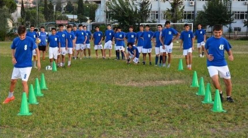 Yunusemre Belediyespor Geleceğin Yıldızlarını Yetiştirecek