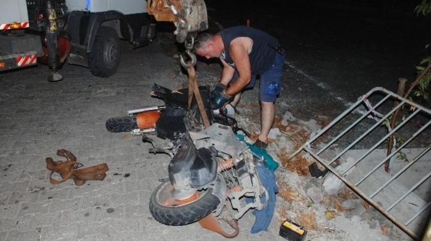 Kazada Hurdaya D&ouml;nen Motosikletin S&uuml;r&uuml;c&uuml;s&uuml; Bulunamadı