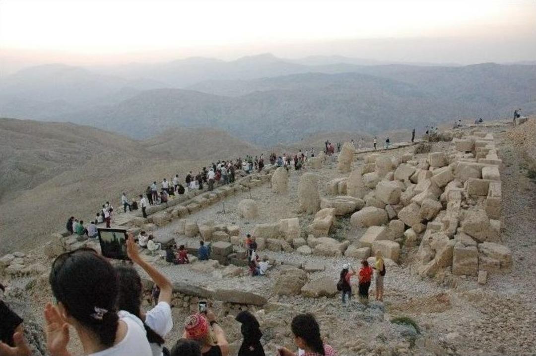 Adıyaman&rsquo;da, Gen&ccedil;ler K&uuml;lt&uuml;r Kaynaşması Yaşıyor