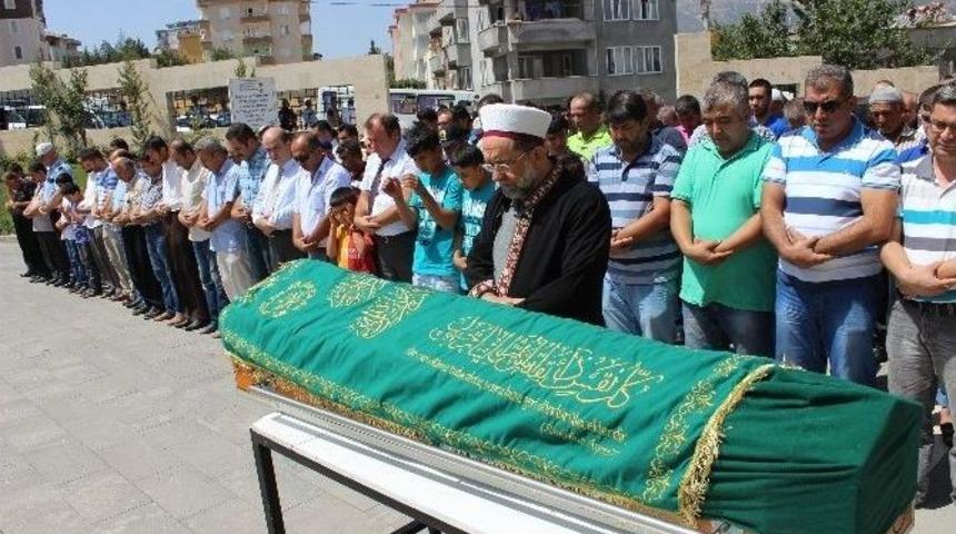 İntihar Eden Polis Memuru Toprağa Verildi