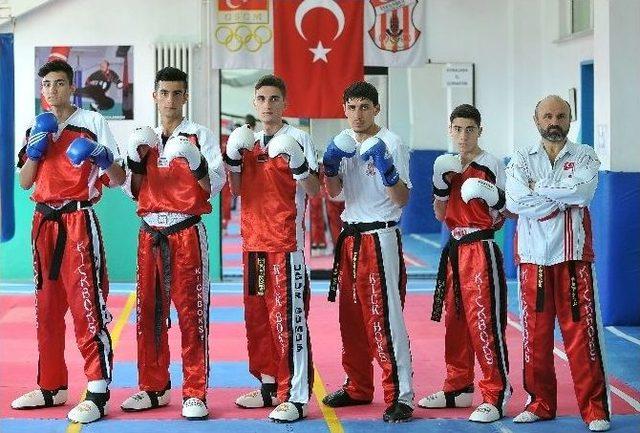 Genç Milli Kick Boks Takımı, Dünya Gençler Şampiyonası’na Hazırlanıyor