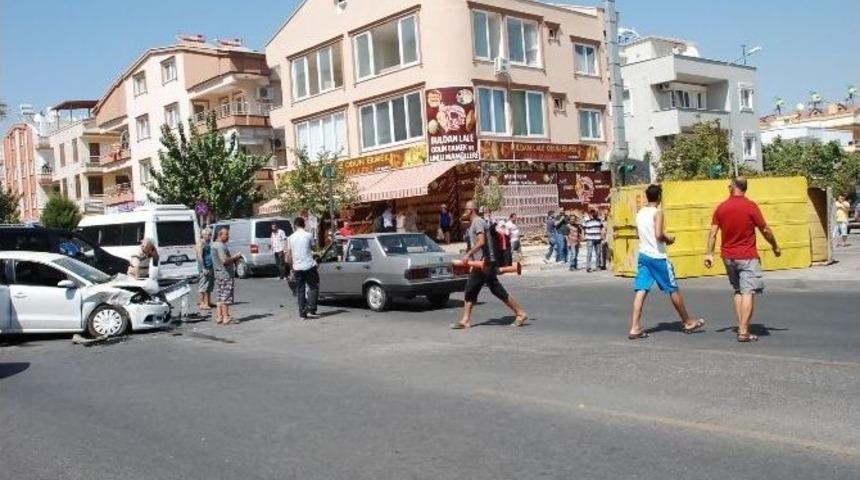 İn&ouml;n&uuml; Bulvarında Korkutan Kaza