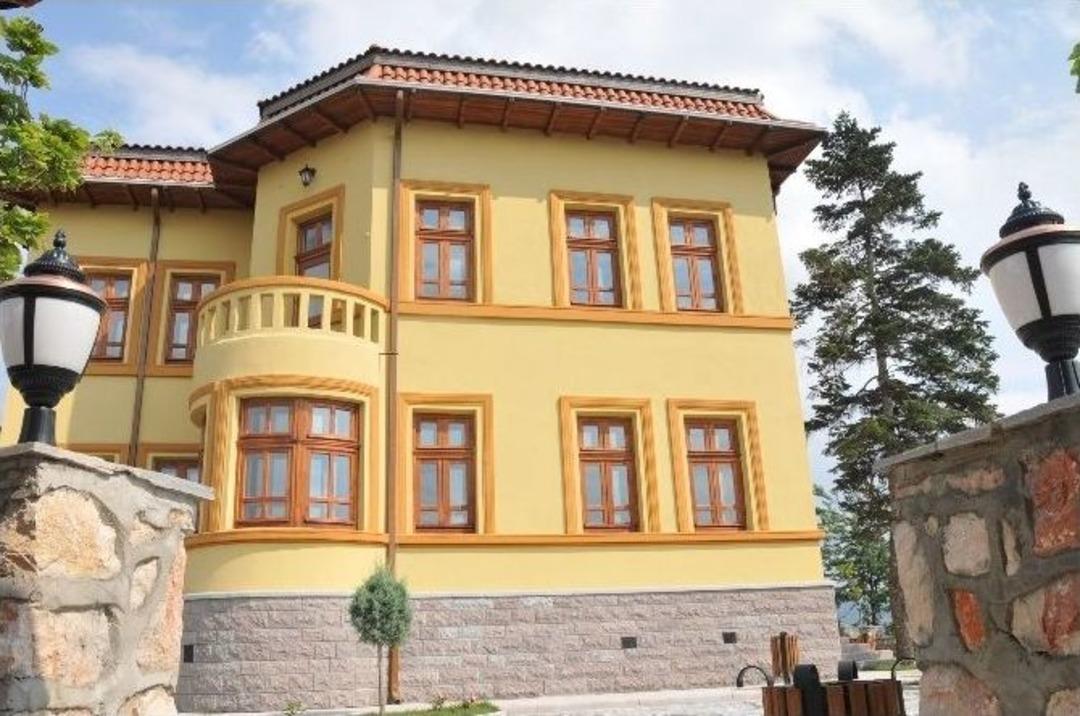 Tarihi K&ouml;şk Yeni G&ouml;r&uuml;n&uuml;m&uuml;yle G&ouml;z Kamaştırıyor