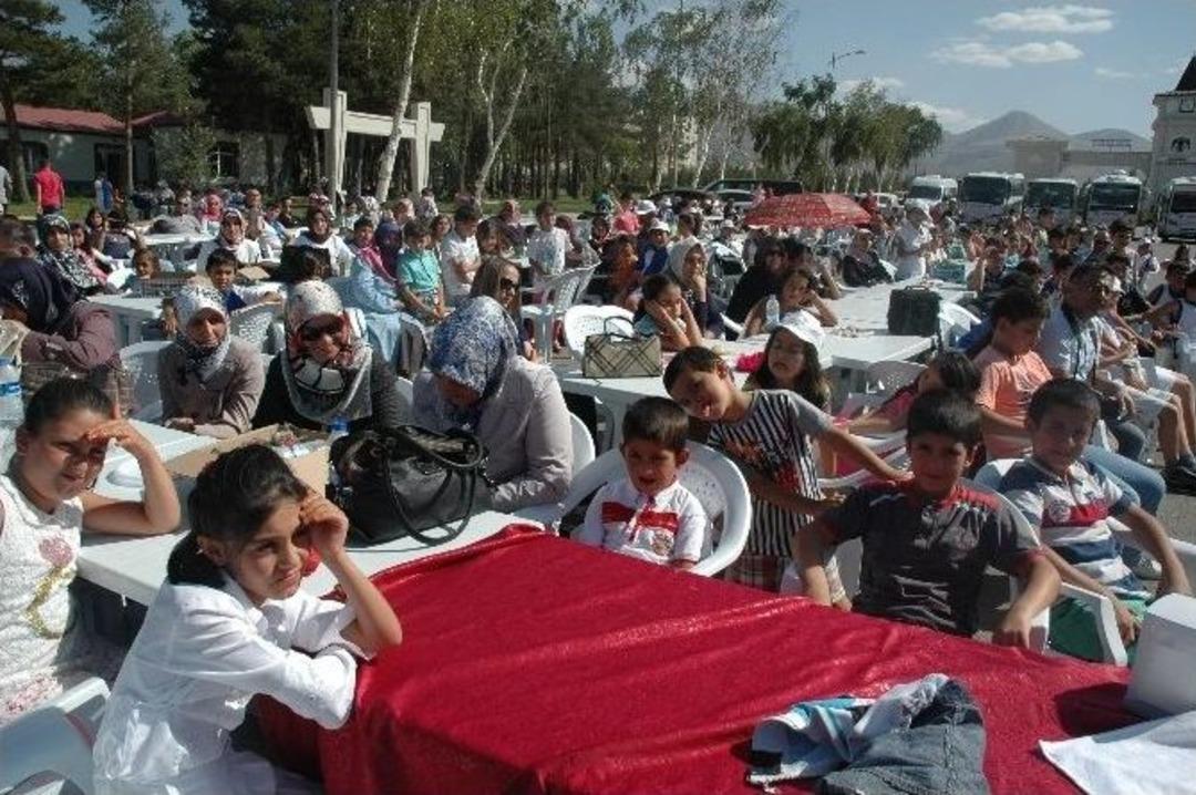 Yaz Okulunda Eğitim Alan Bin 609 Sporcunun Sertifika Heyecanı