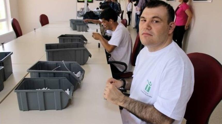 Engelliler İ&ccedil;in Montaj At&ouml;lyesi