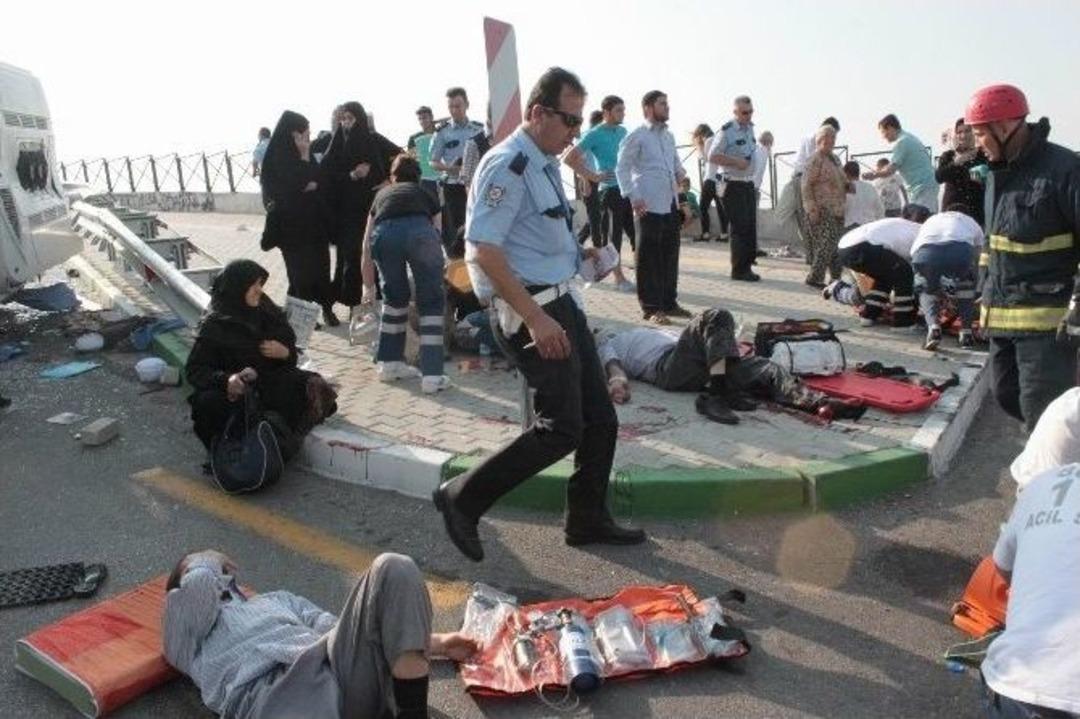 Uludağ&rsquo;dan İnen Midib&uuml;s&uuml;n Frenleri Patladı: 15 Kişi Yaralı