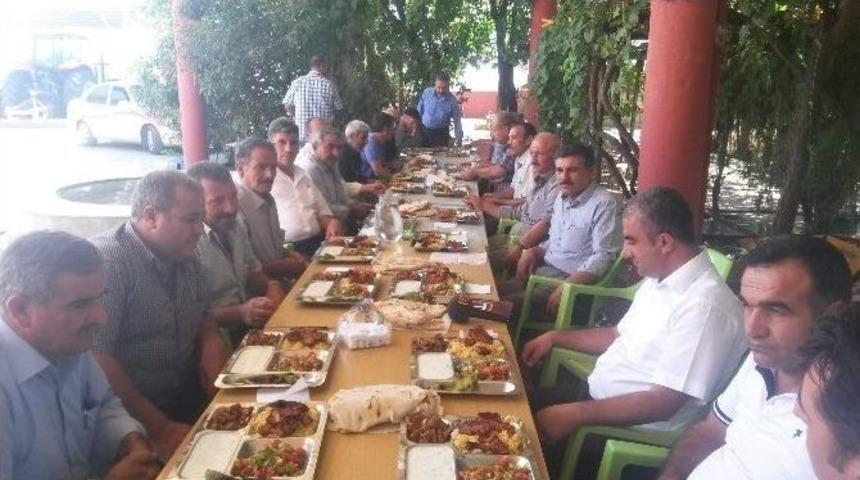 Besni K&ouml;y Muhtarları Yemekte Buluştu