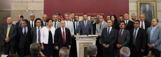 Chp Grup Başkanvekili Altay’a Göre İç Tüzük Kitapçığını Fırlatmak ’demokratik Hakmış’