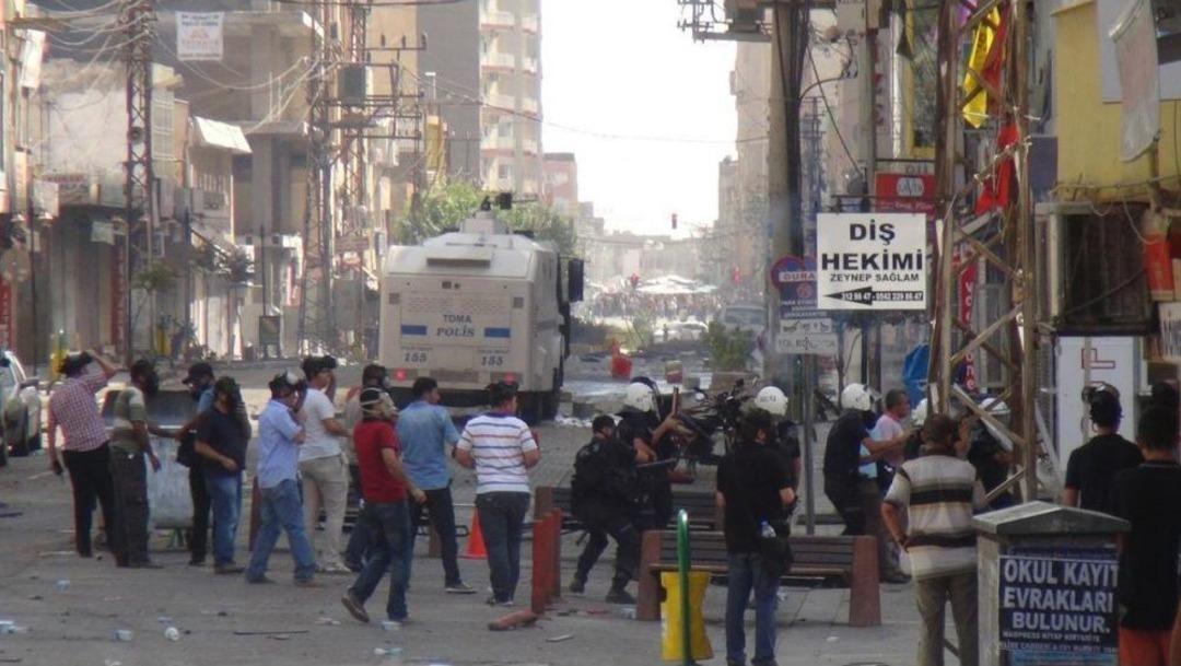 Mardin'deki Elektrik Kesintisi Protestosu